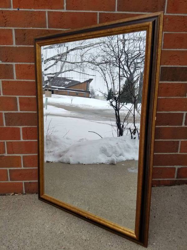 lot 15 image: Large Hanging Mirror