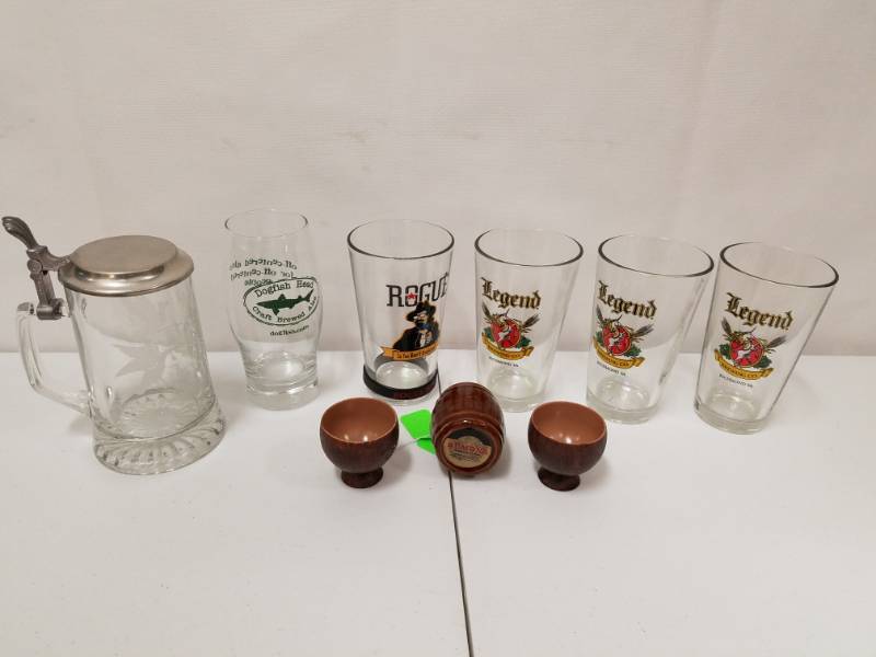 lot 49 image: Mix lot of Beer Glasss and Malibu Room Barrel and cups
