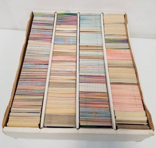 lot 77 image: Mostly 1980s 4 row box of baseball cards