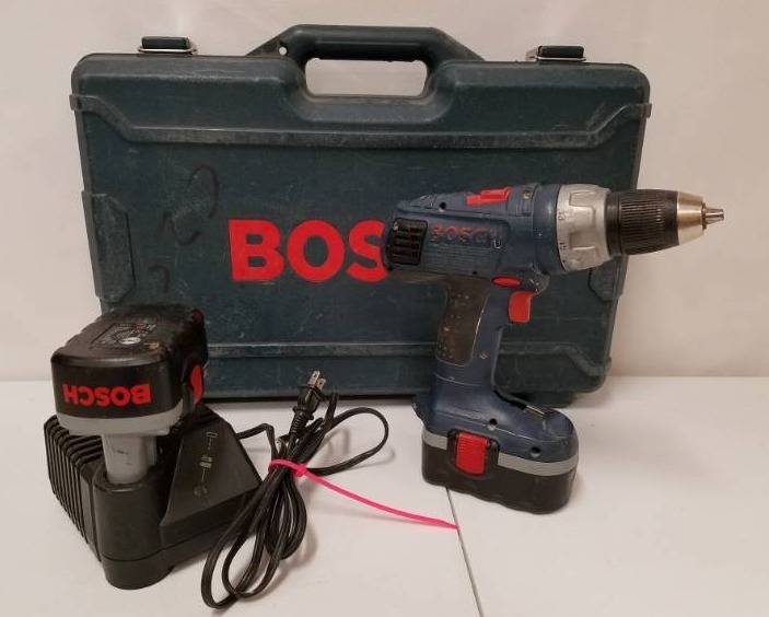 lot 8 image: BOSH Brute 18 volt Cordless Drill and two batteries