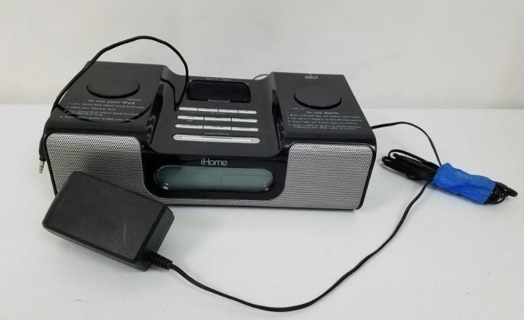 lot 97 image: I-Home for older I pod charger dock