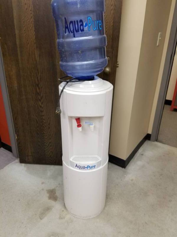 lot 100 image: Water Cooler