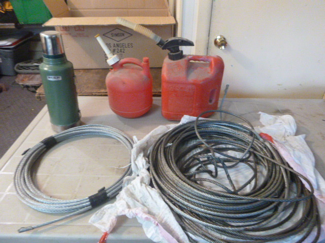 lot 8 image: Garage Items