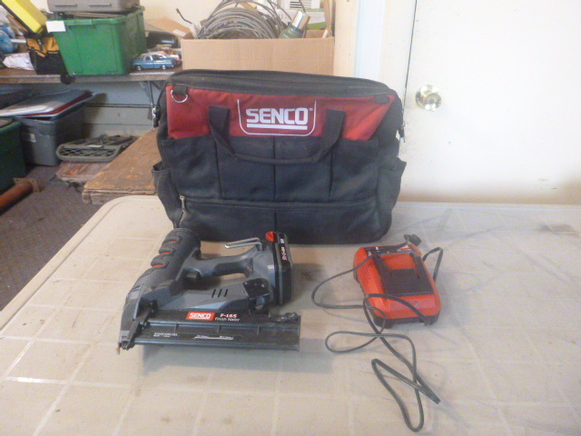 lot 9 image: Senco F-16S Finish Nailer