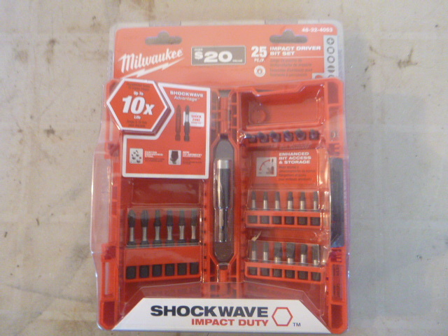 lot 16 image: Milwaukee Impact Driver Bit Set