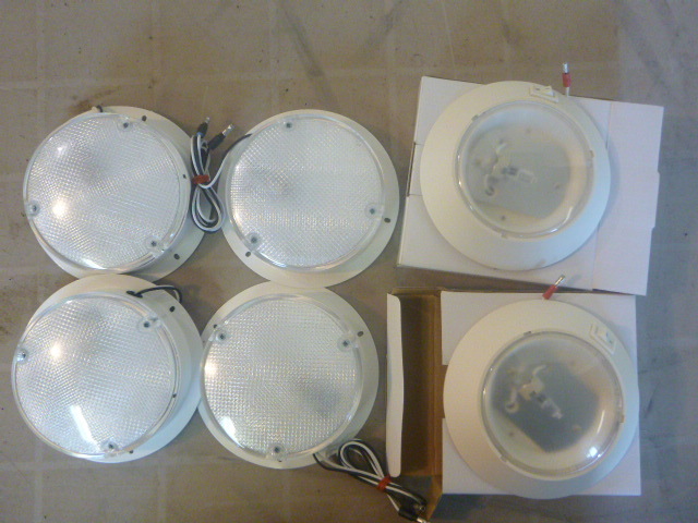 lot 18 image: Interior Camper Lights