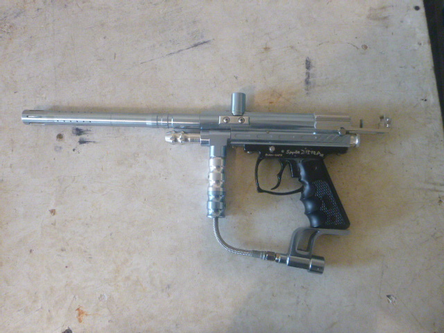 lot 30 image: Spyder Xtra Paint Ball Gun