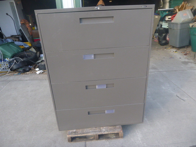 lot 40 image: 4 Drawer Lateral File Cabinet