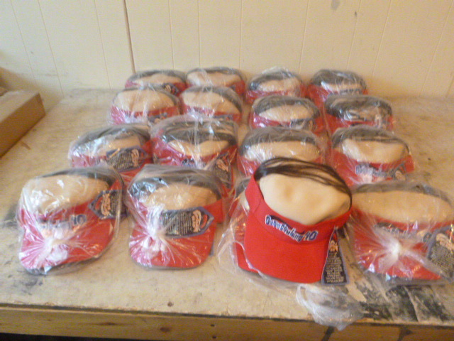 lot 57 image: 48 Overcombing 40 Caps