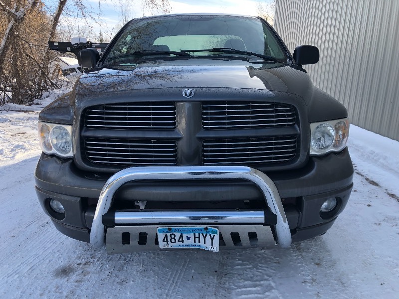 lot 11 image: 2003 DODGE RAM 1500 4X4