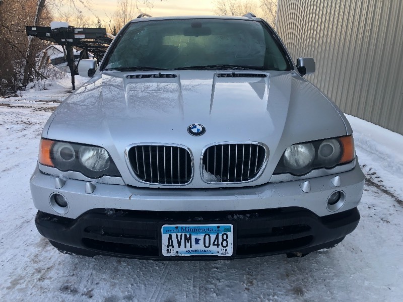 lot 15 image: 2003 BMW X5