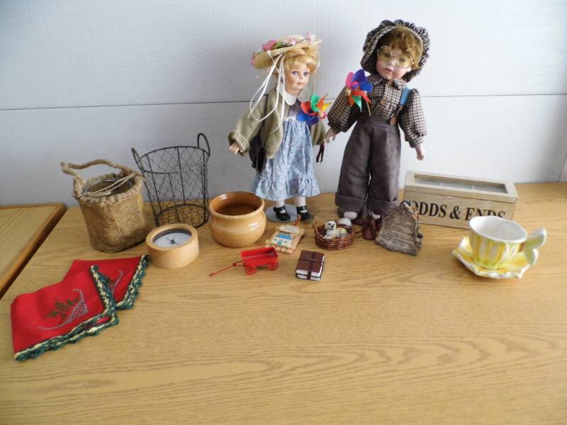 Dolls - Dcor