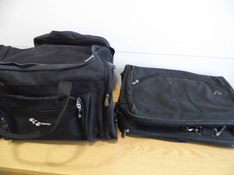 Totes - Garment Bag - Rolling Tote