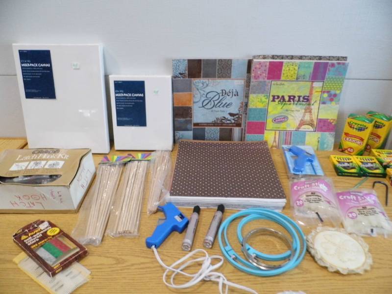Craft Items - Scrapbook - Crayons