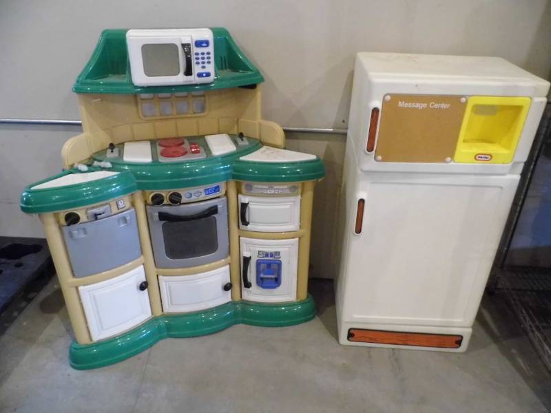 Play Kitchen - Fridge
