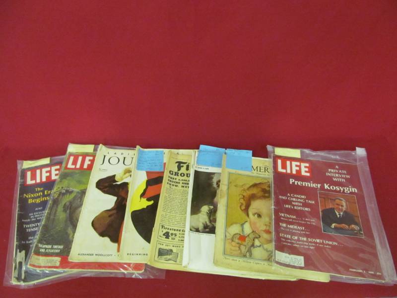 lot 1 image: vintage magazines