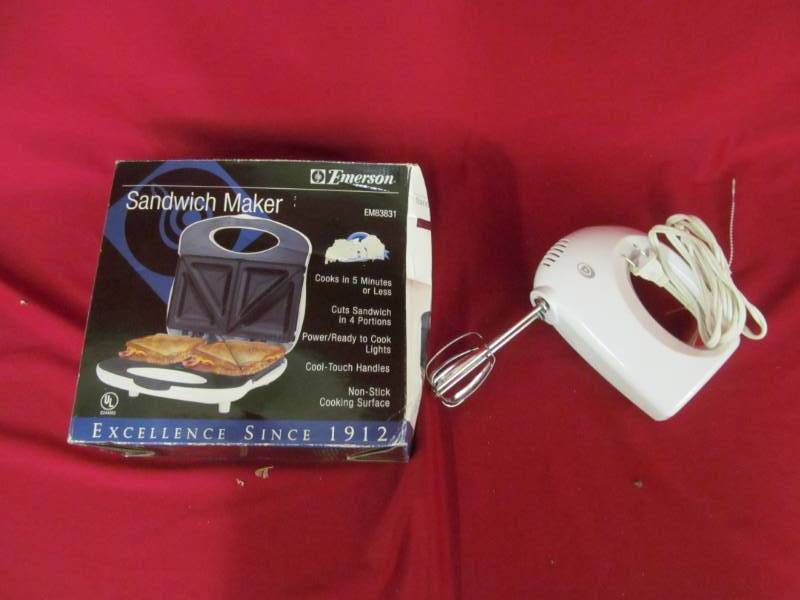 lot 14 image: Durabrand mixer, Emerson sandwich maker