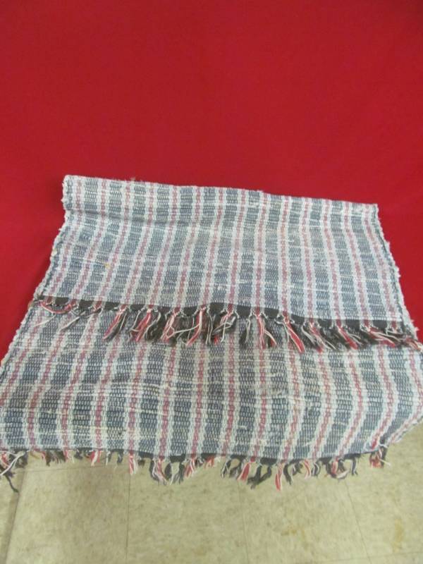 lot 30 image: rug