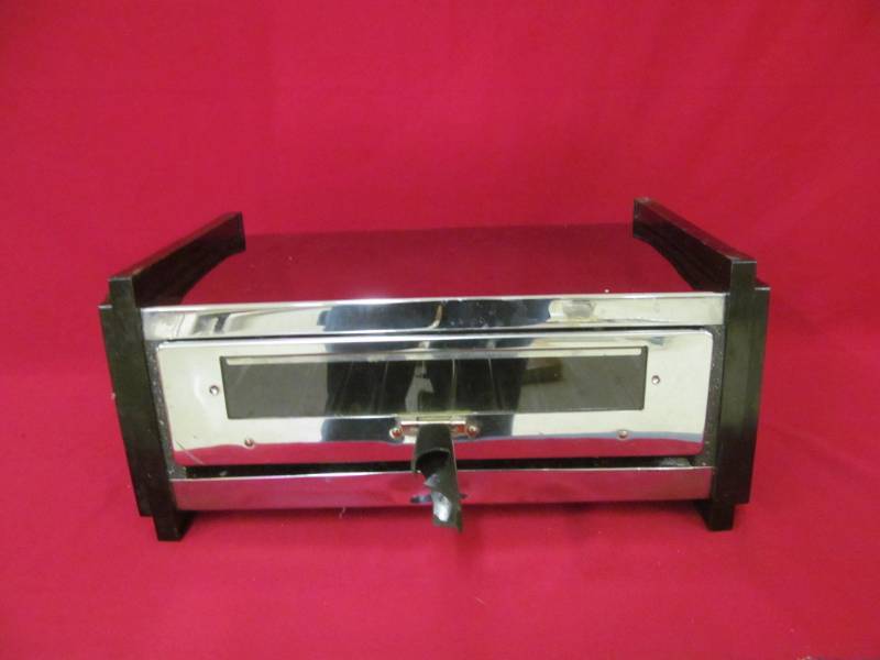 lot 45 image: Manning Bowman oven broiler