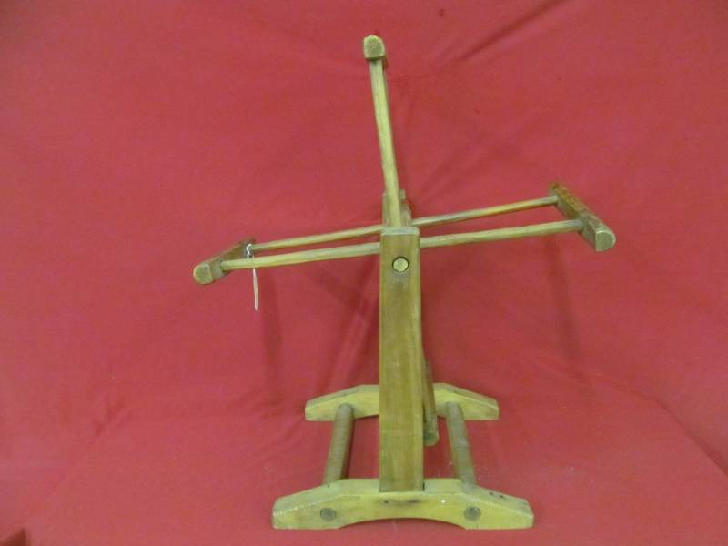 lot 80 image: yarn winder