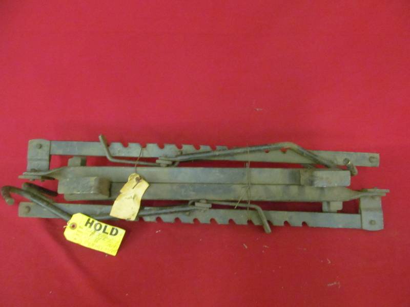 lot 87 image: scaffle brackets