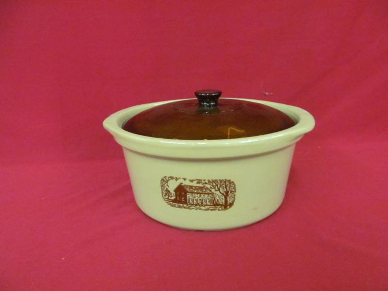 lot 110 image: Amana country cooking stoneware pot