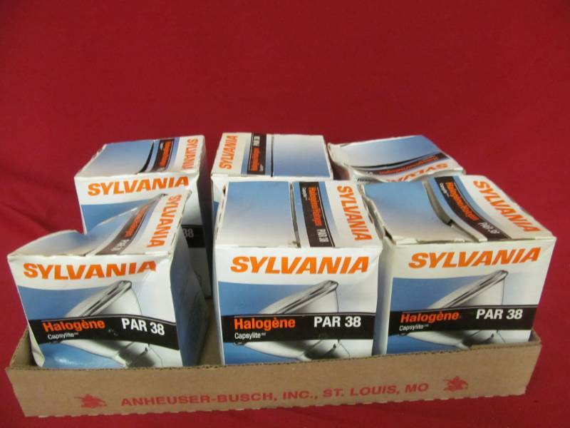 lot 144 image: Sylvania Halogen bulbs