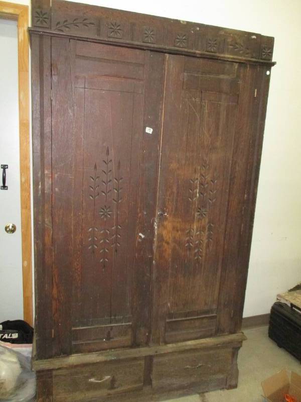 lot 7 image: Antique Wardrobe 45 x 18 x 75 12