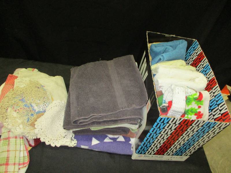 lot 105 image: Towels and linens