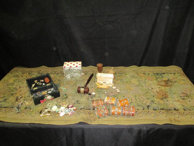 lot 106 image: Tapestry, Crystals, mini salt and pepper, jewelry and more