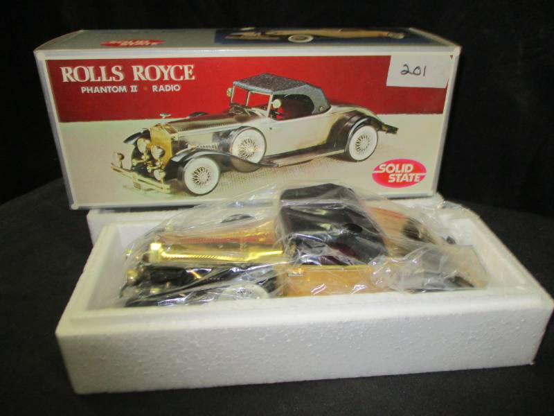 lot 138 image: Rolls Royce Phantom II Radio in the box