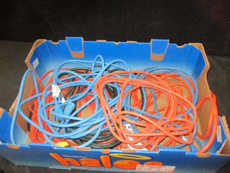 lot 140 image: Lots of extension chords