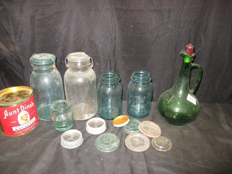 lot 147 image: Old Blue Jars and covers