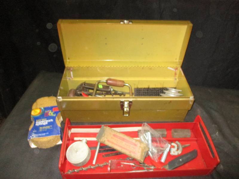 lot 161 image: Toolbox full of tools