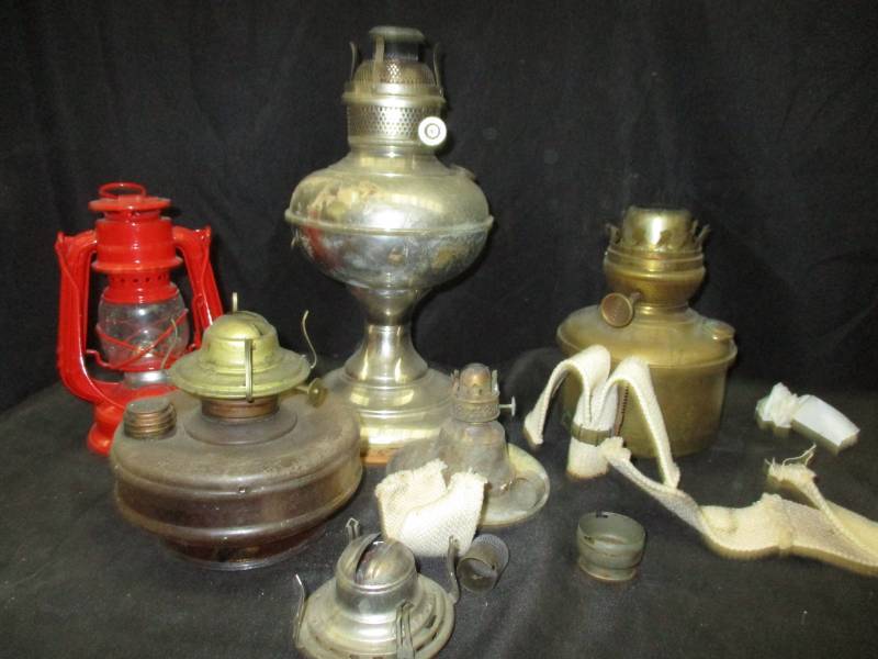 lot 183 image: Assorted Lamps, Made in the USA Success and more