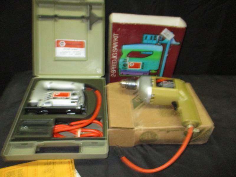lot 190 image: Black and Decker 2 speed jig saw and Black and Decker Drill