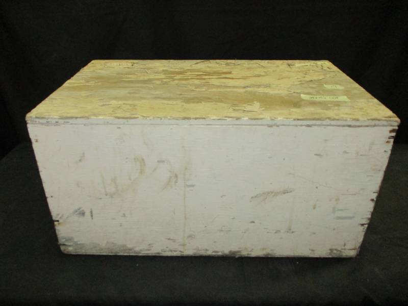 lot 12 image: Vintage Wood Box 24 x 15 x 12 H