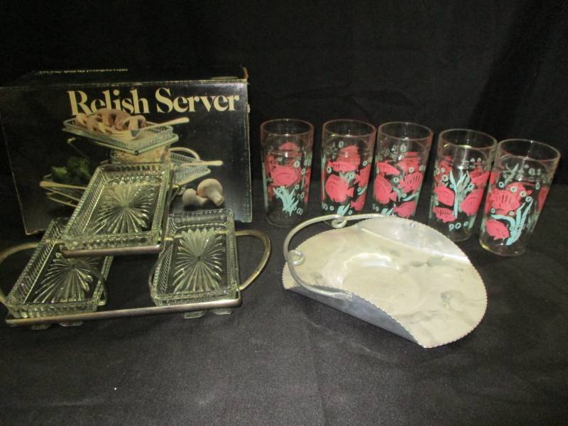 lot 17 image: Relish Dish, Tray and 5 Fish Glasses