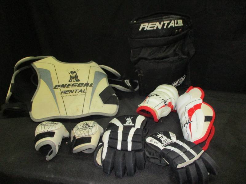 lot 18 image: Hockey Goalie Pads