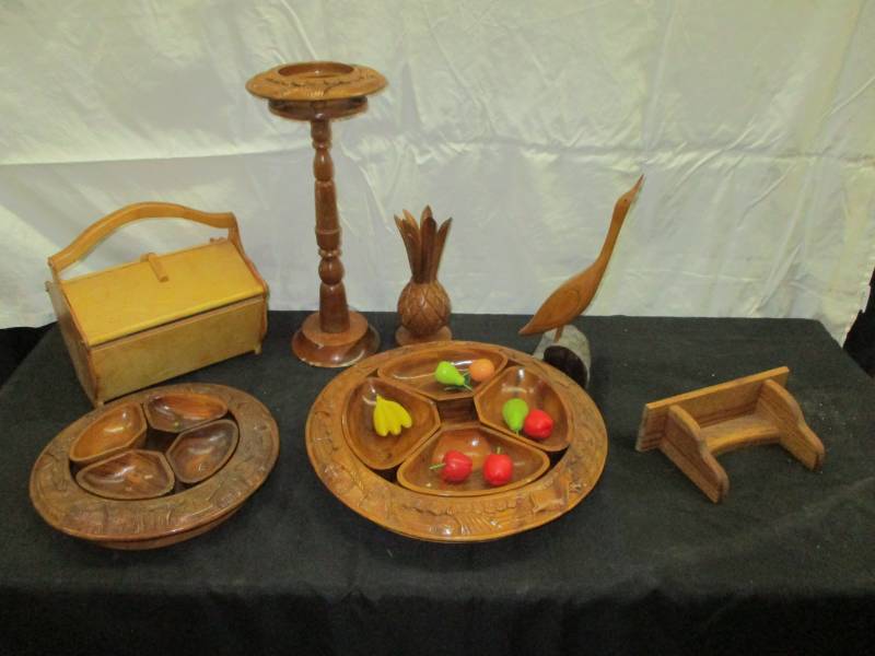 lot 33 image: Wood Dcor, Seweing box, Ash tray, Serving Tray