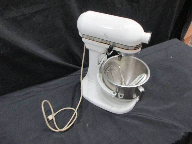 lot 35 image: Kitchen-Aid Mixer works