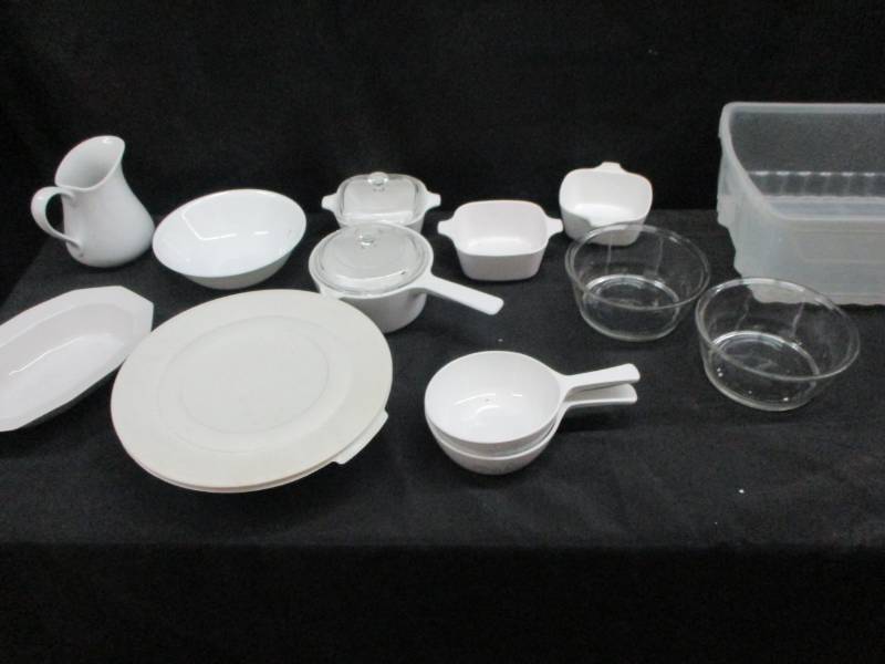 lot 44 image: Corning Ware, Pyrex Bowls