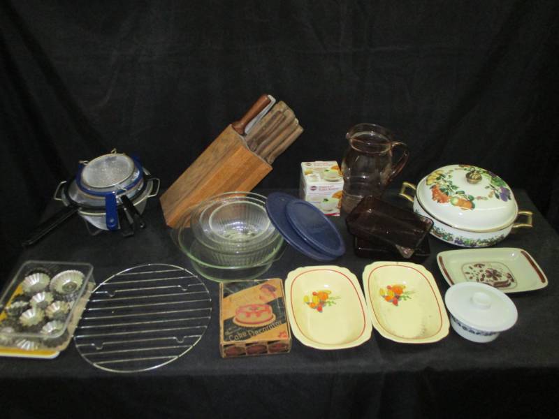 lot 47 image: Nice Crepe Containers, Kife set, Strainers, Casserol, pink depression Pitcher, pyrex