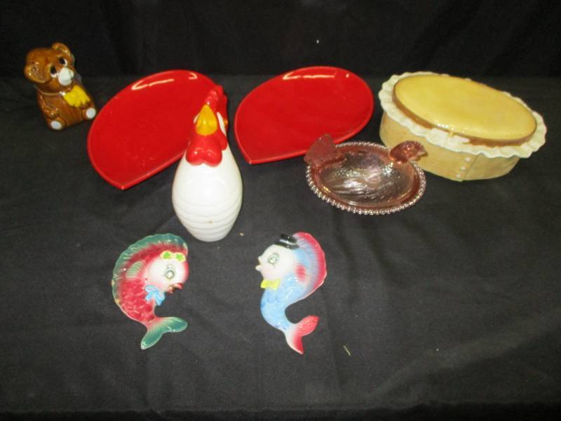 lot 51 image: Hen on a nest, chicken items