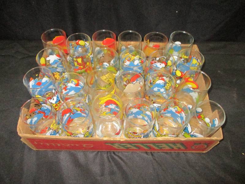 lot 53 image: Smurf Glasses
