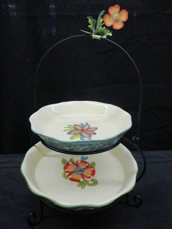 lot 65 image: Cypress 3 piece tiered serving piece