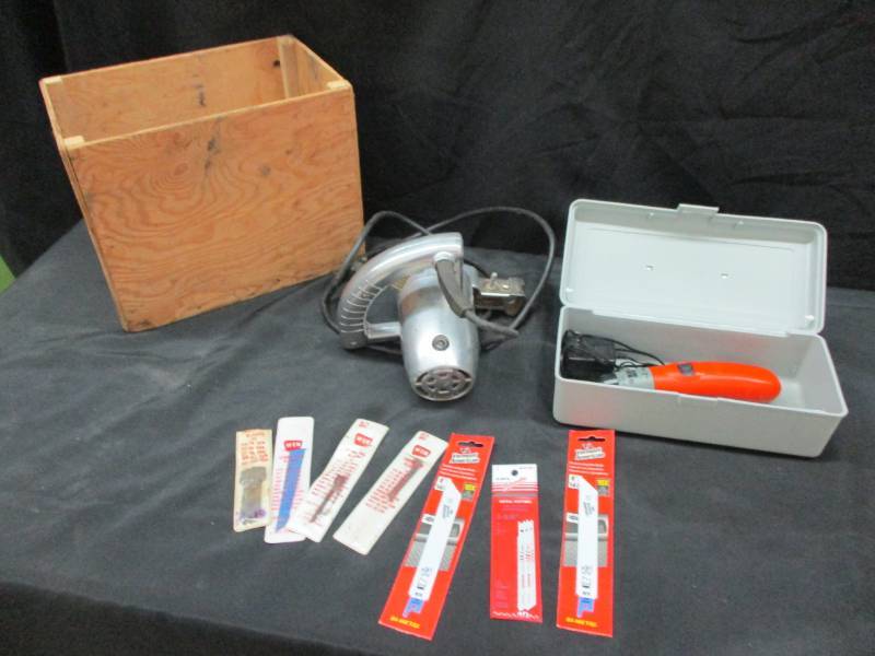 lot 69 image: Zip Saw, Screwdriver and lots of blades