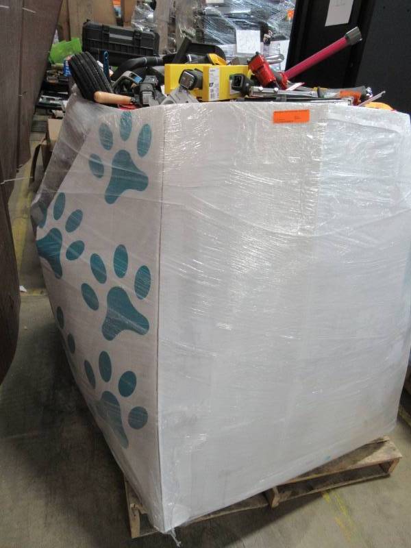 lot 9 image: WHOLESALE PALLET OF RETURNS - HAND AND POWER TOOLS