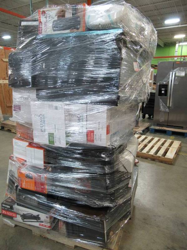 lot 58 image: WHOLESALE PALLET OF RETURNS - HEATERS, SMALL APPLIANCES AND MORE