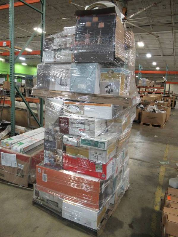 lot 59 image: WHOLESALE PALLET OF RETURNS - MIXED LIGHTING AND BATHROOM VENTILATION FANS